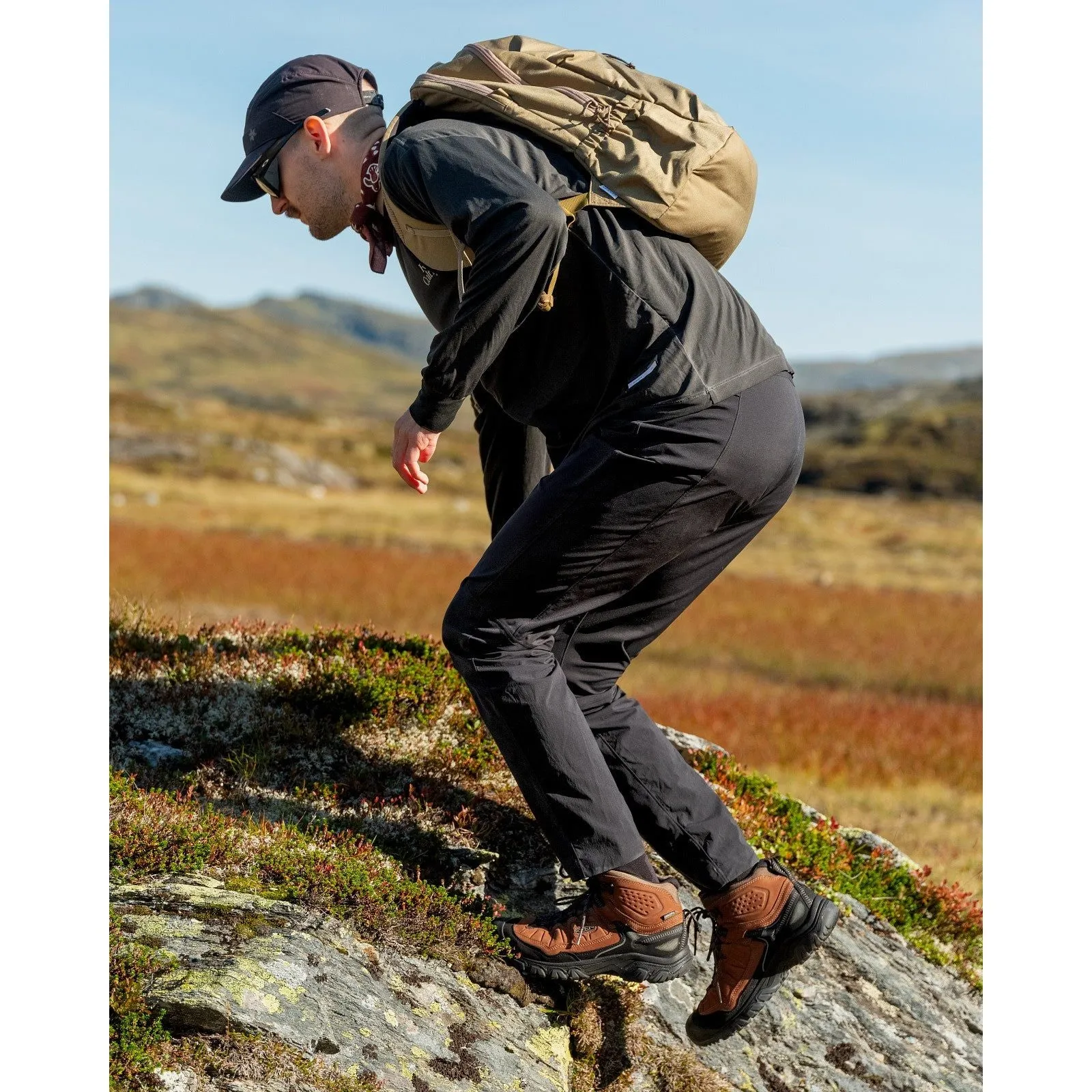 Keen Men's Targhee IV Waterproof Hiking Boot in Bison Black