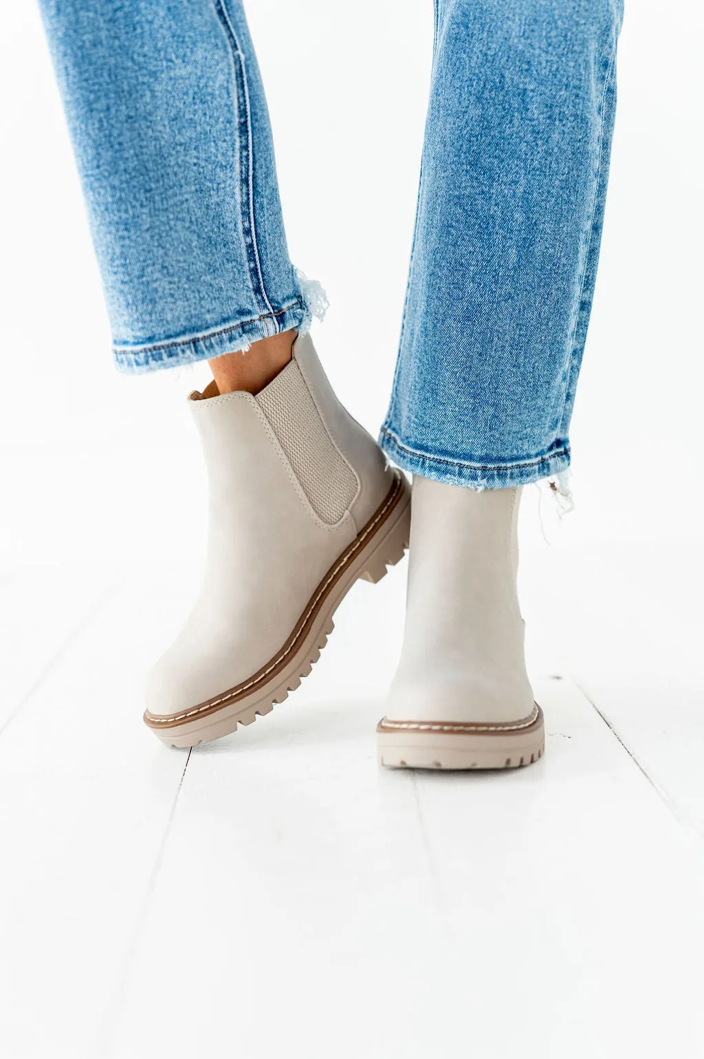 Paden Chelsea Boots in Sand